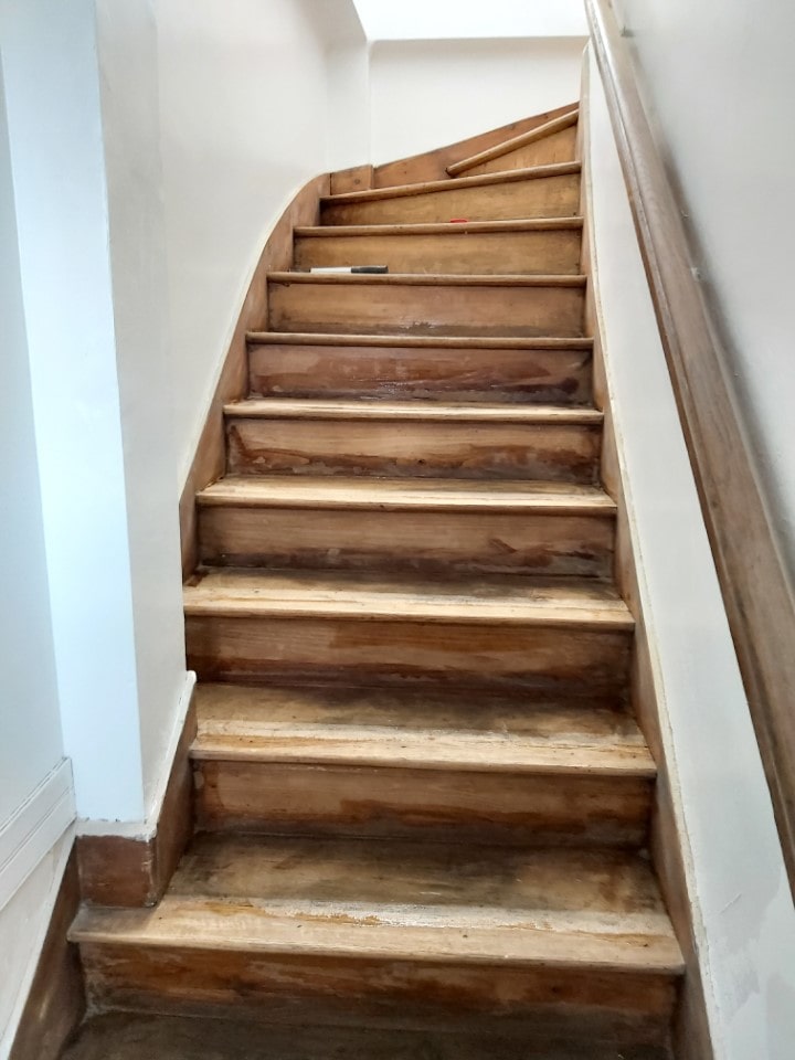 ponçage escalier 2